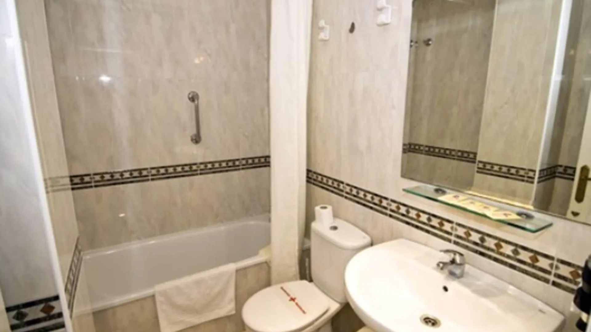 Lägenhet Apartamentos Hc Burriana Playa Nerja